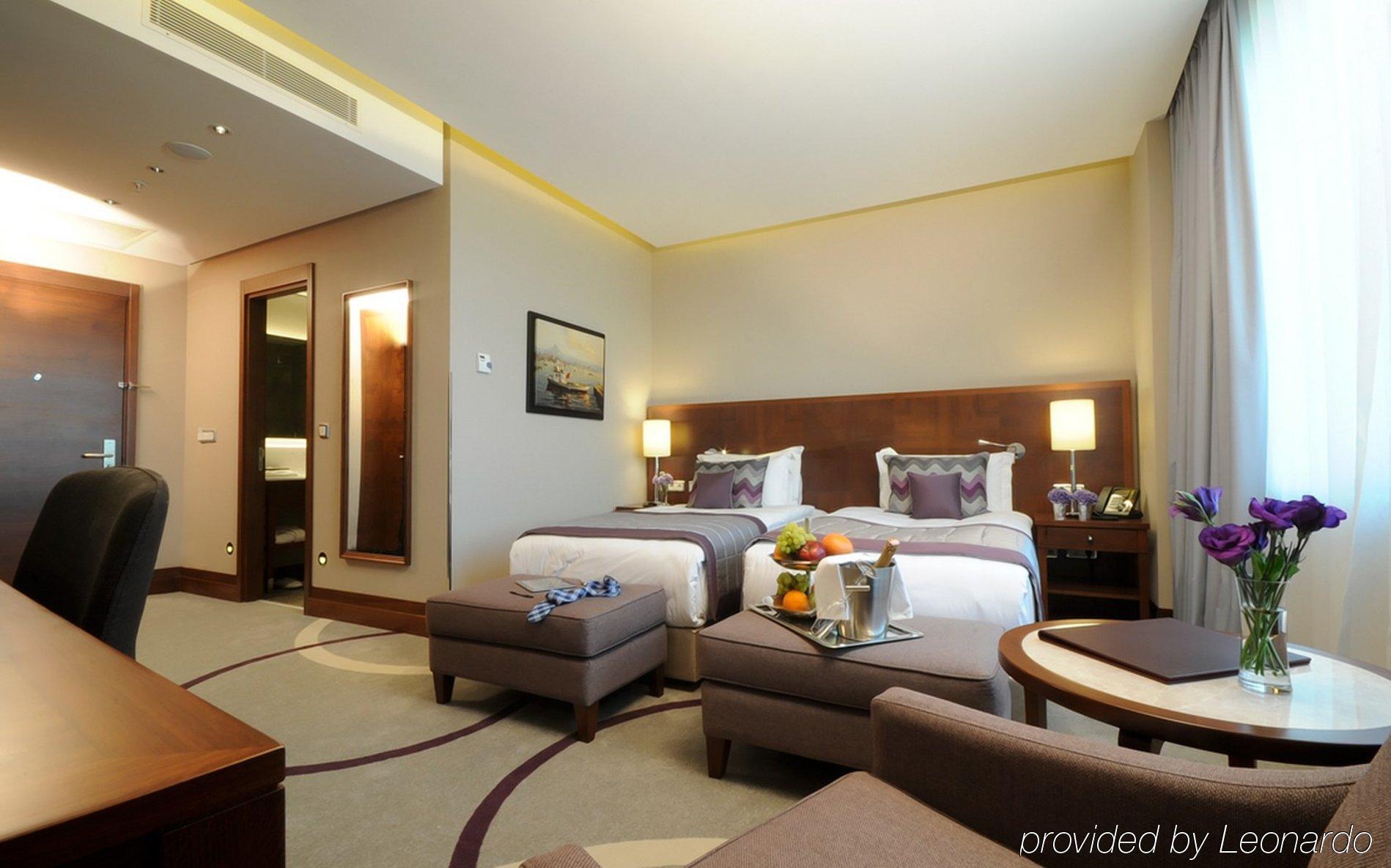 Crowne Plaza Istanbul Oryapark By Ihg Hotel Ngoại thất bức ảnh